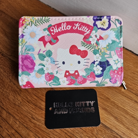 Sanrio Hello Kitty Floral Cardholder - Picture 1 of 14